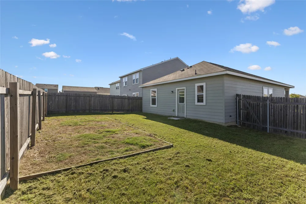 124 Peony Lane Jarrell, TX 76537