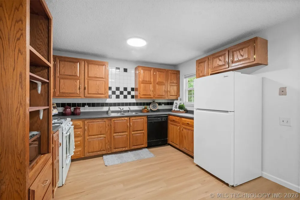 317 W Cedar Stilwell, OK 74960