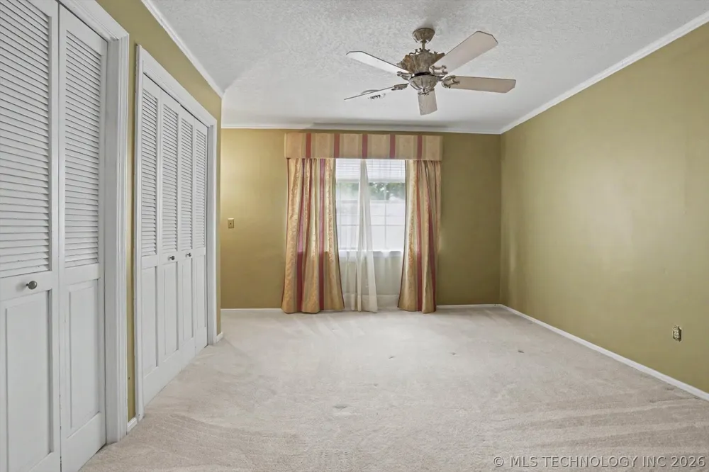 105 Mockingbird Lane Skiatook, OK 74070