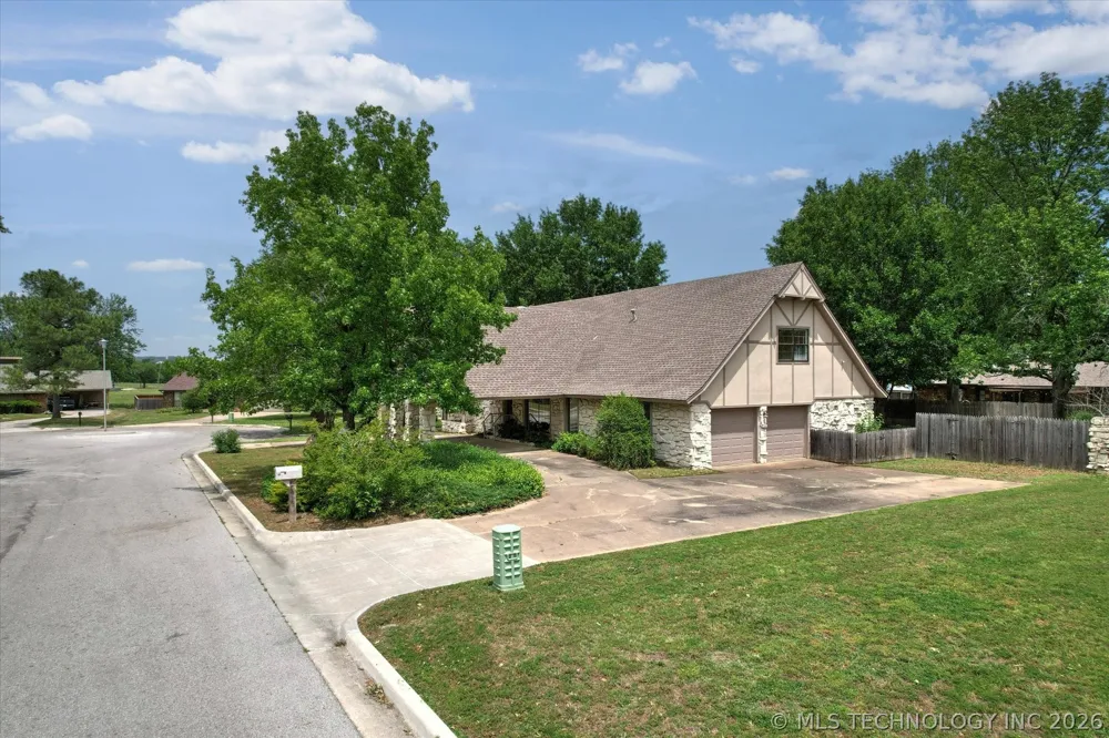 105 Mockingbird Lane Skiatook, OK 74070