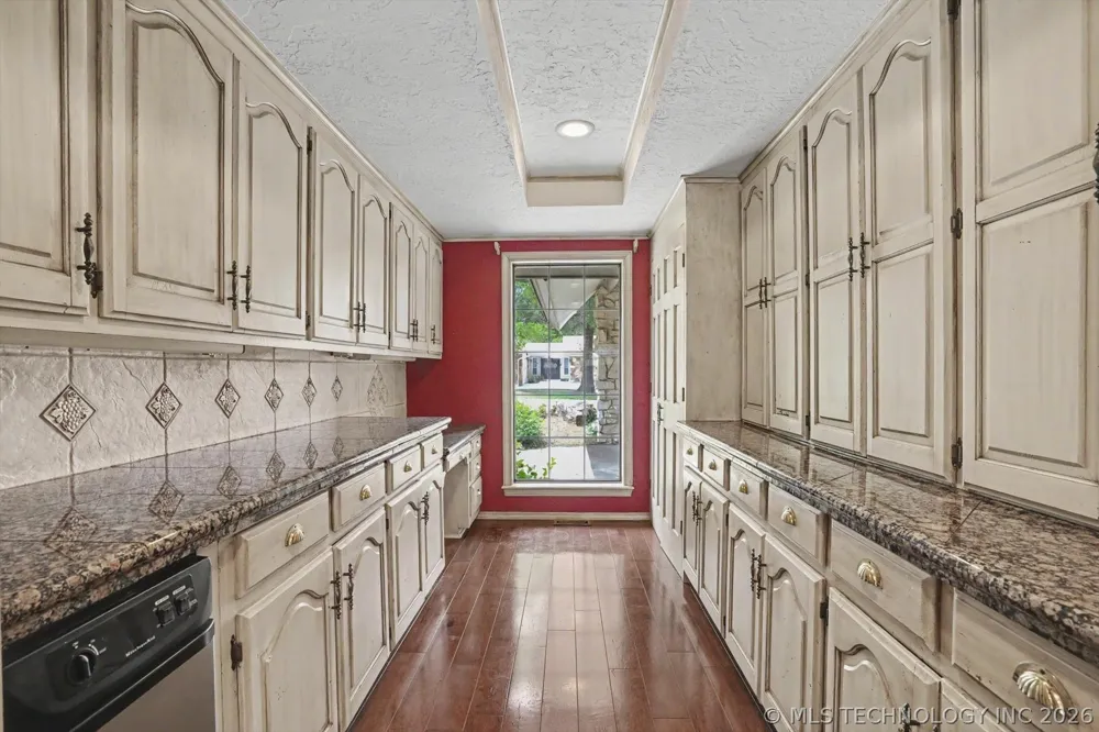 105 Mockingbird Lane Skiatook, OK 74070