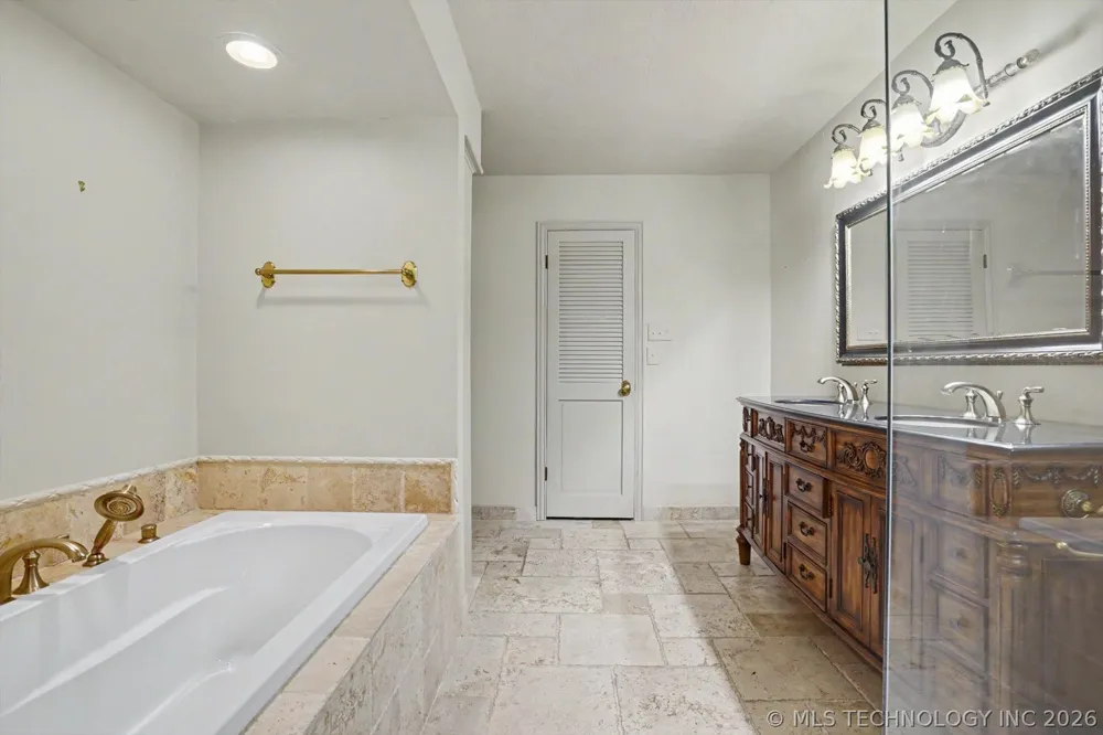 105 Mockingbird Lane Skiatook, OK 74070