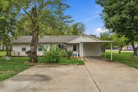 105 S Locust Street