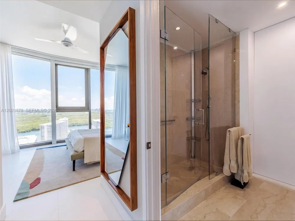 15701 Collins ave #3001 Sunny Isles Beach, FL 33160