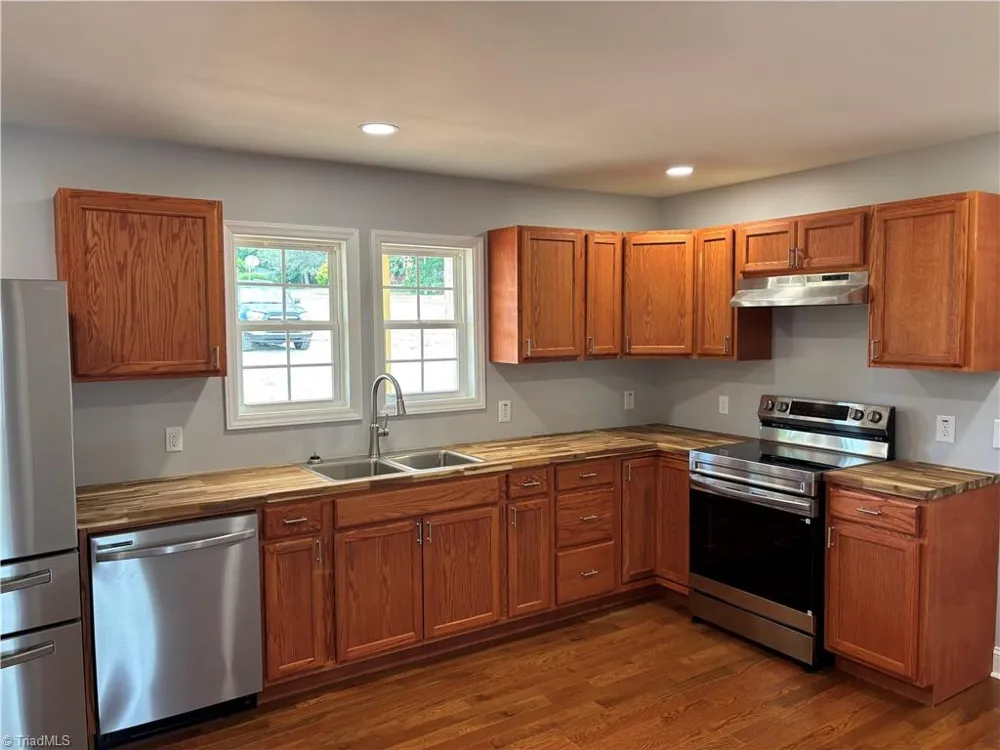 2101 Cook School Road Pilot Mountain, NC 27041