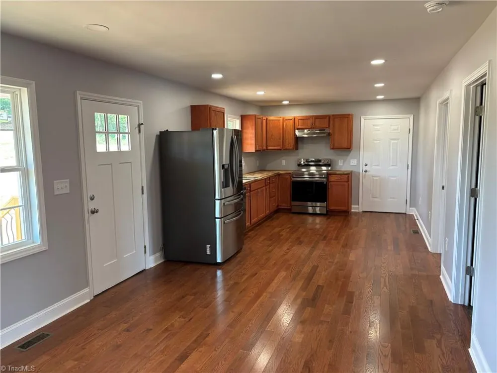 2101 Cook School Road Pilot Mountain, NC 27041