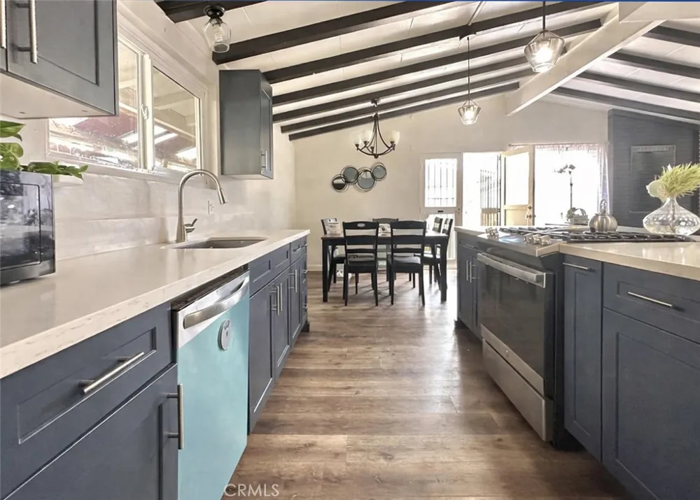 320 E 81st Los Angeles, CA 90003
