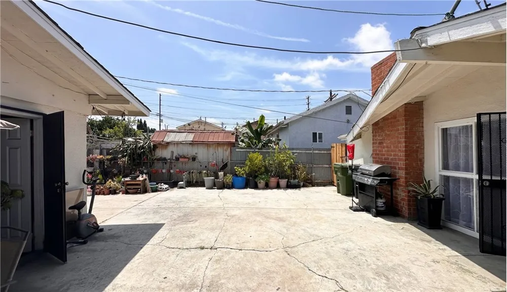 320 E 81st Los Angeles, CA 90003