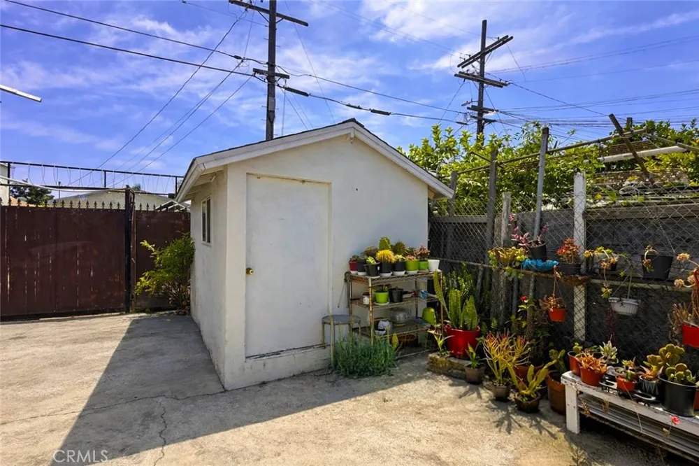 320 E 81st Los Angeles, CA 90003