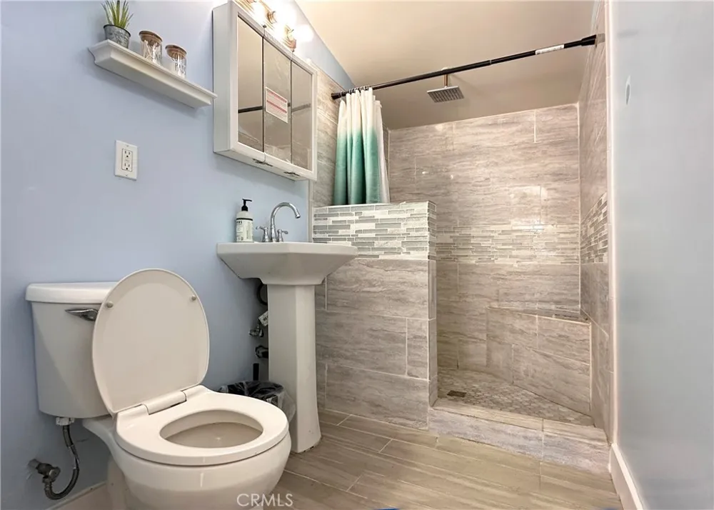 320 E 81st Los Angeles, CA 90003