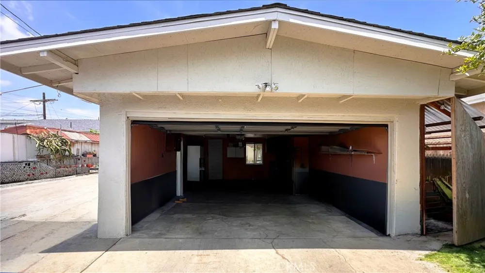 320 E 81st Los Angeles, CA 90003