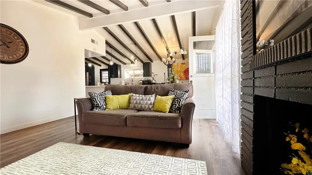 320 E 81st Los Angeles, CA 90003