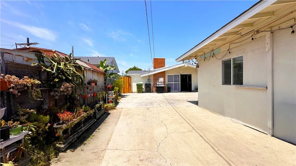 320 E 81st Los Angeles, CA 90003