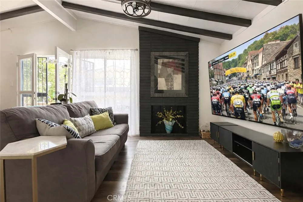 320 E 81st Los Angeles, CA 90003