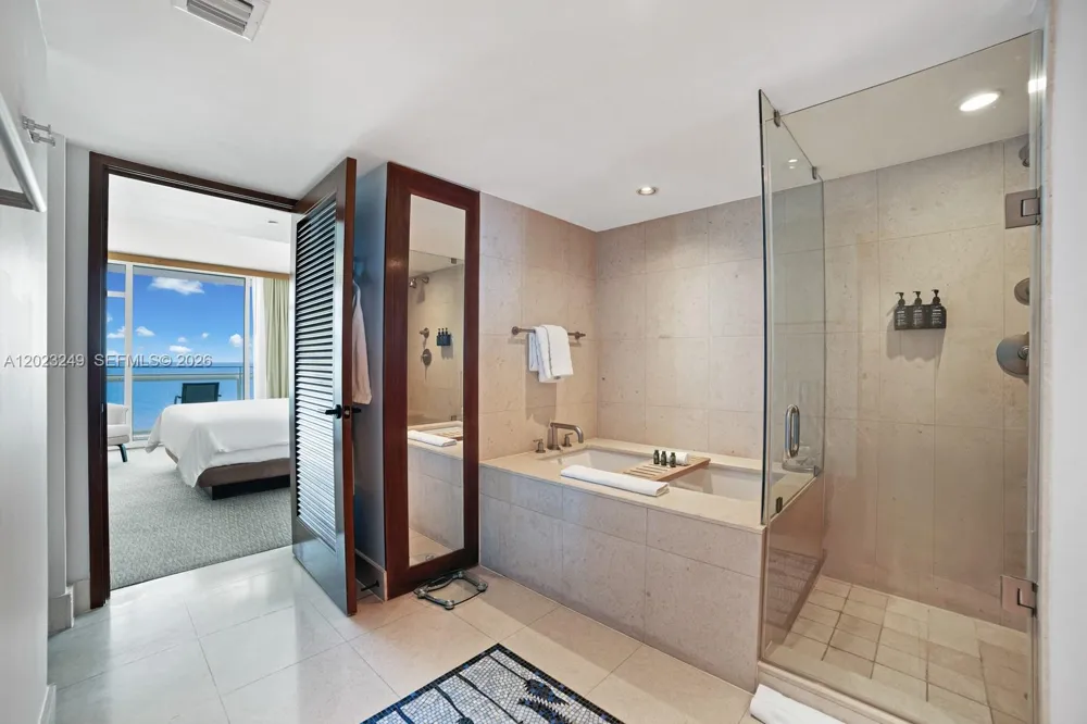6801 Collins Ave #705 (Door 722) Miami Beach, FL 33141
