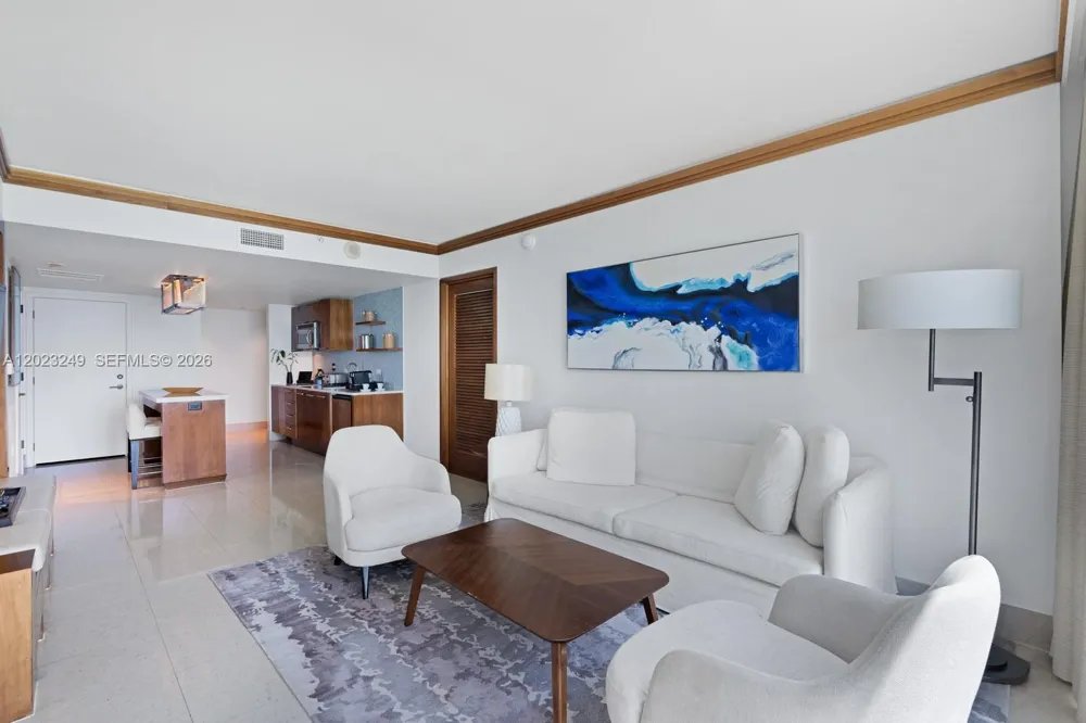 6801 Collins Ave #705 (Door 722) Miami Beach, FL 33141