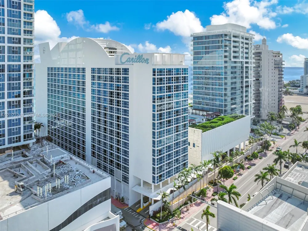 6801 Collins Ave #705 (Door 722) Miami Beach, FL 33141