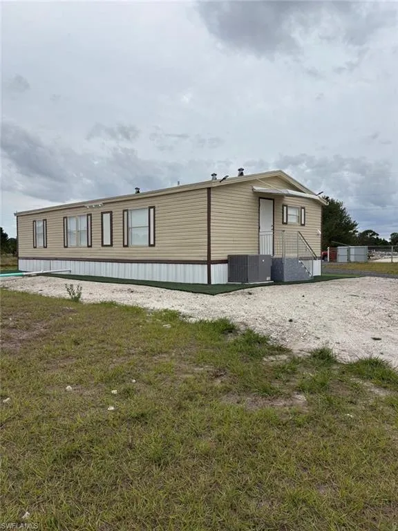555 Palomino Street Montura Ranches, FL 33440