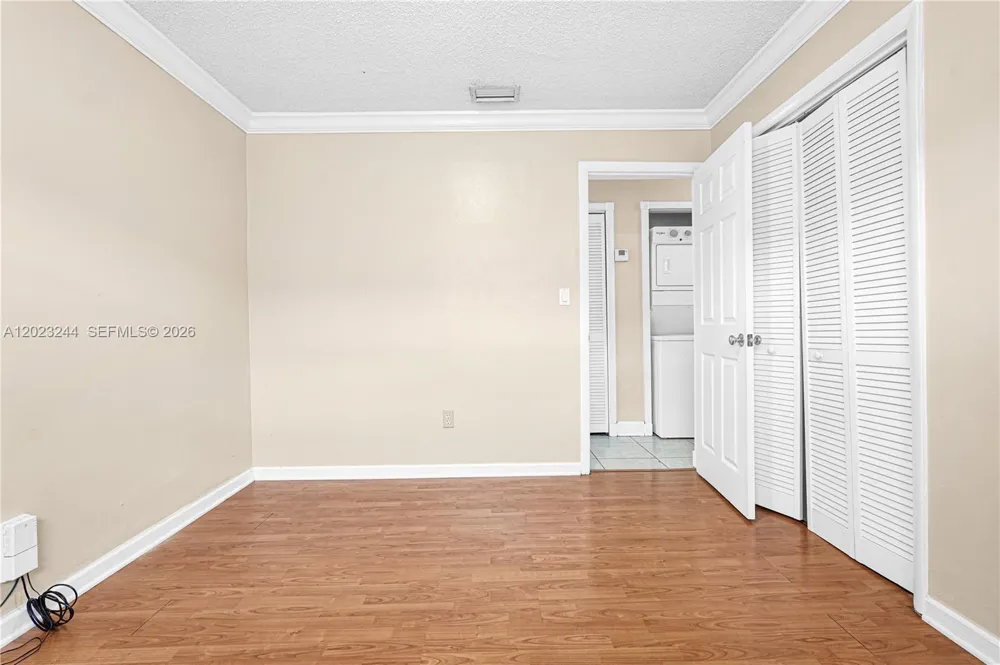 2400 SW 103rd Ct Miami, FL 33165
