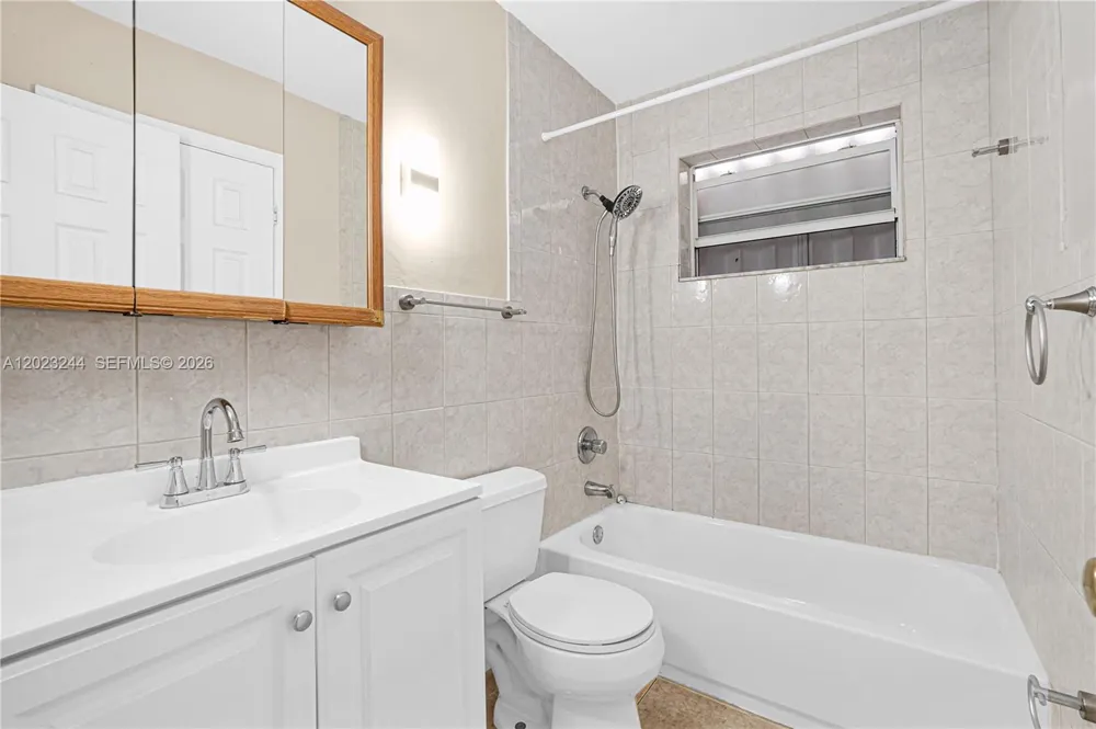 2400 SW 103rd Ct Miami, FL 33165