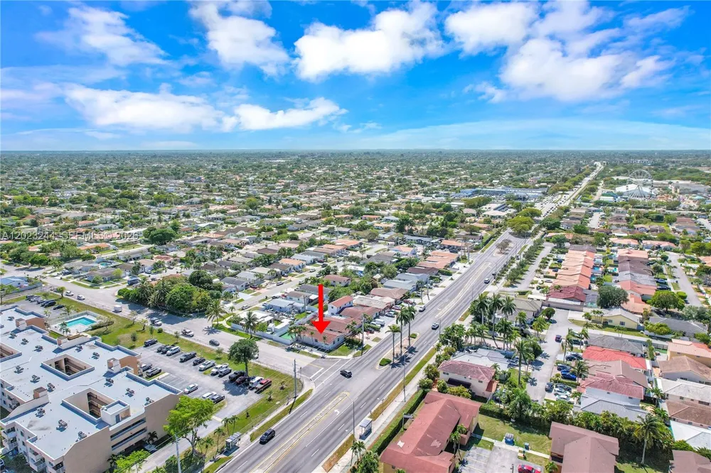 2400 SW 103rd Ct Miami, FL 33165