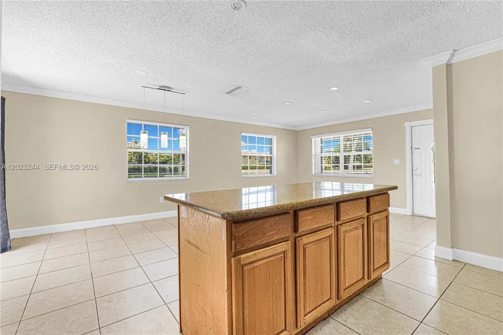 2400 SW 103rd Ct Miami, FL 33165