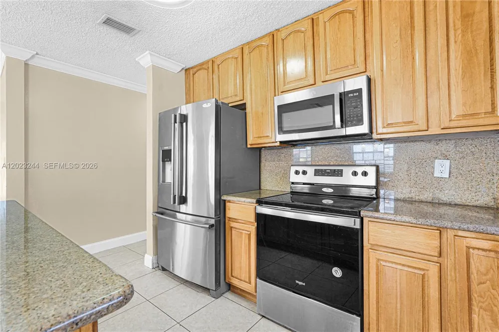 2400 SW 103rd Ct Miami, FL 33165