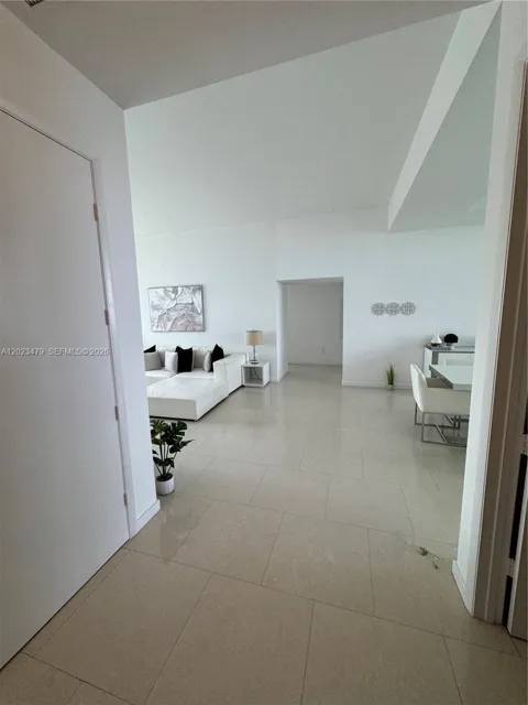 16001 Collins Ave #4006