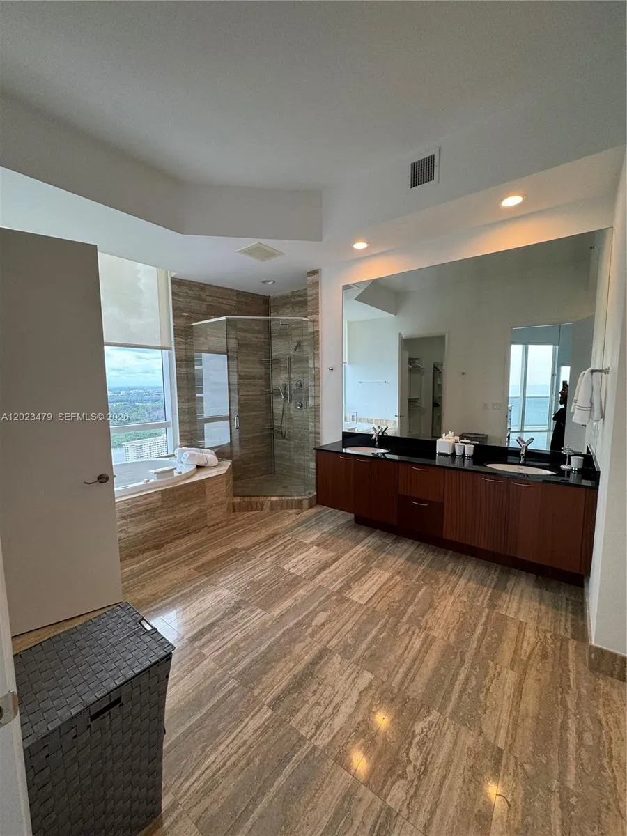 16001 Collins Ave #4006 Sunny Isles Beach, FL 33160