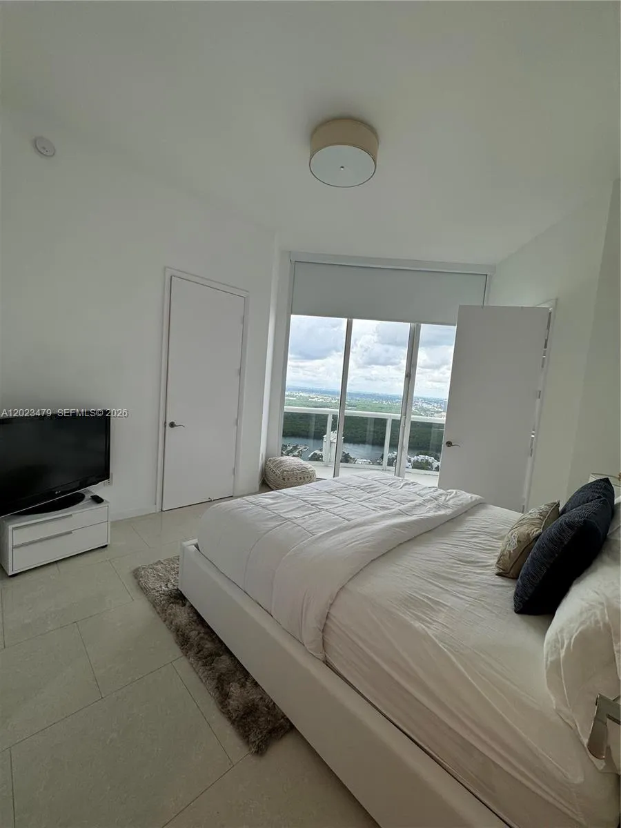 16001 Collins Ave #4006 Sunny Isles Beach, FL 33160