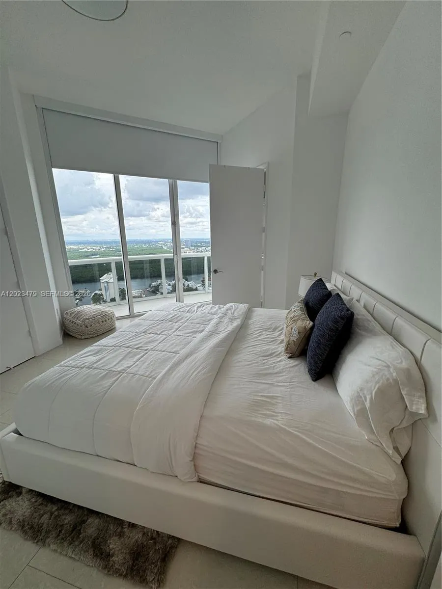 16001 Collins Ave #4006 Sunny Isles Beach, FL 33160