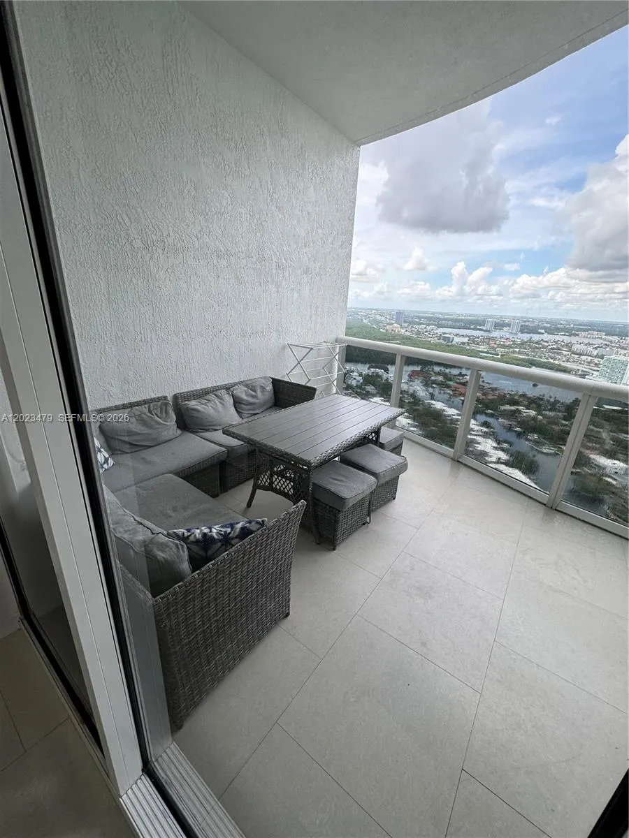 16001 Collins Ave #4006 Sunny Isles Beach, FL 33160