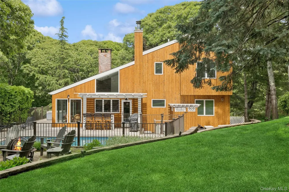 620 Wunneweta Road Cutchogue, NY 11935