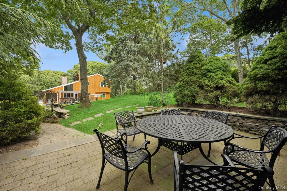620 Wunneweta Road Cutchogue, NY 11935