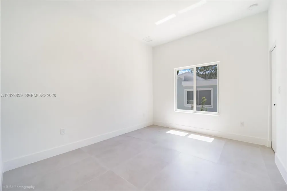 5 Bowen Dr Key Largo, FL 33037