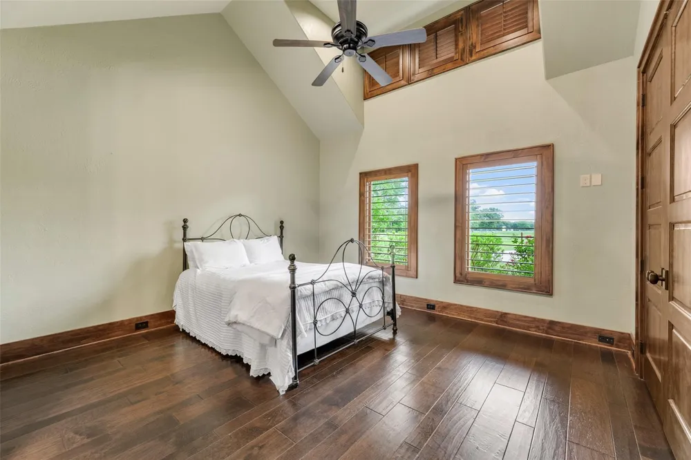 654 Navasota Ridge Navasota, TX 77868