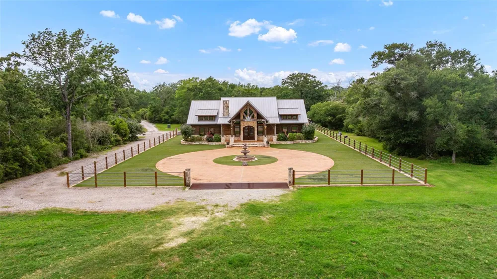 654 Navasota Ridge Navasota, TX 77868