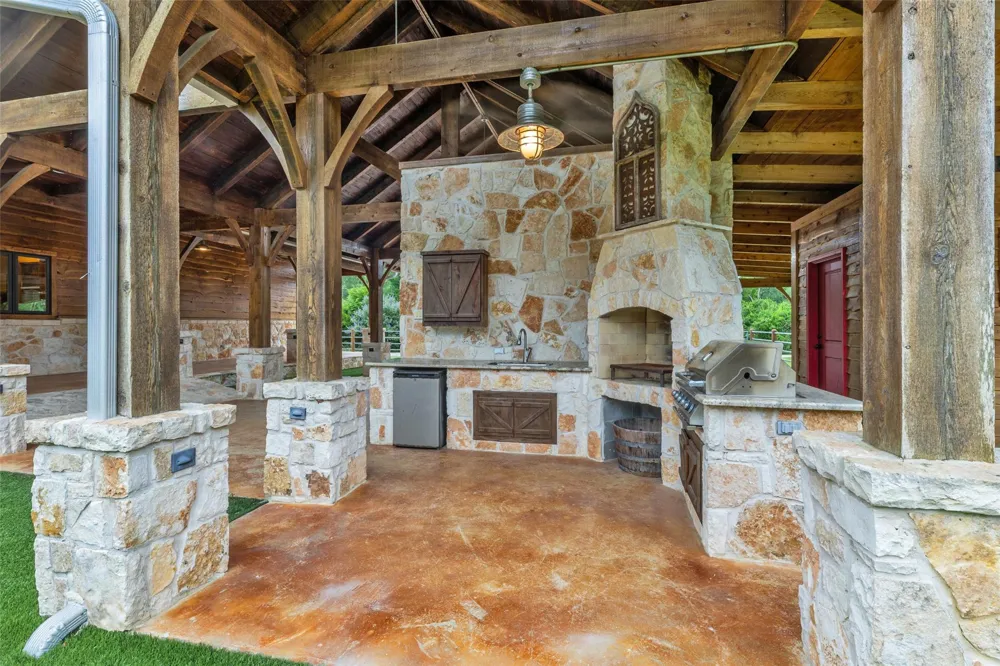654 Navasota Ridge Navasota, TX 77868