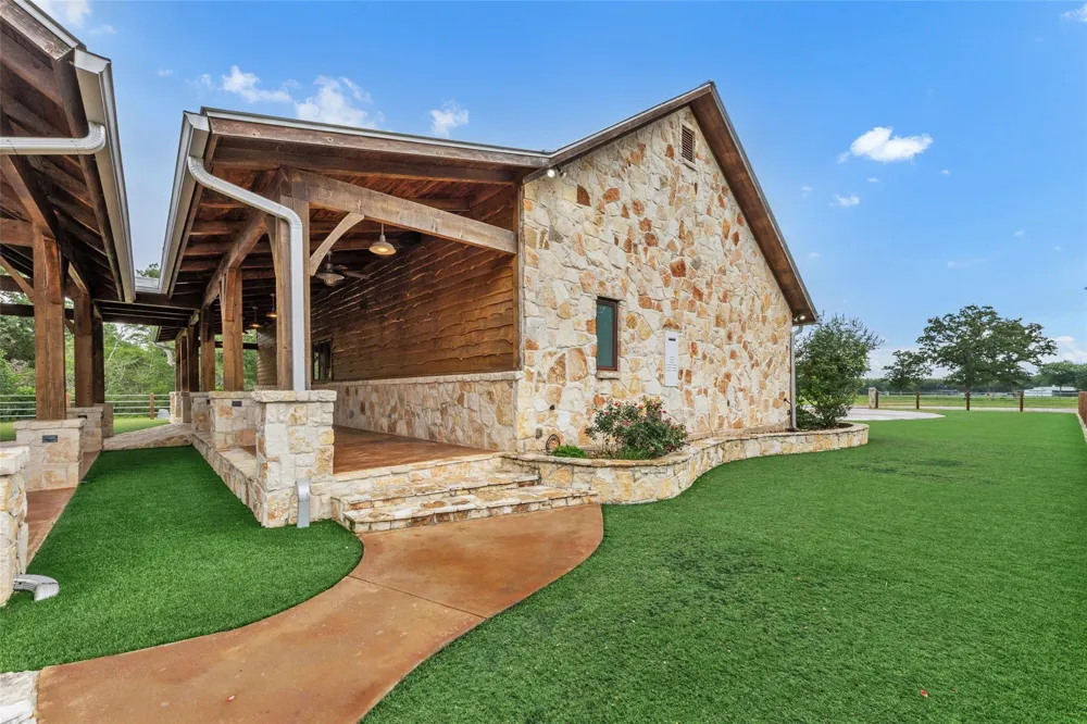 654 Navasota Ridge Navasota, TX 77868
