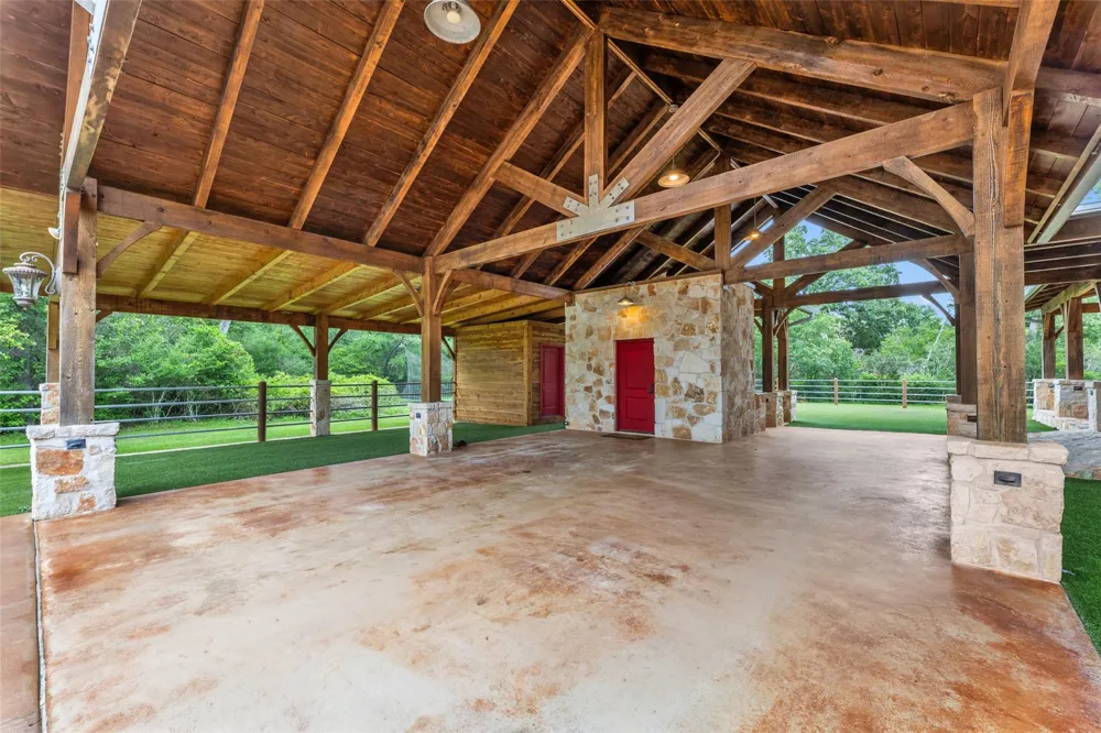 654 Navasota Ridge Navasota, TX 77868