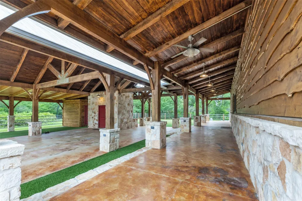 654 Navasota Ridge Navasota, TX 77868