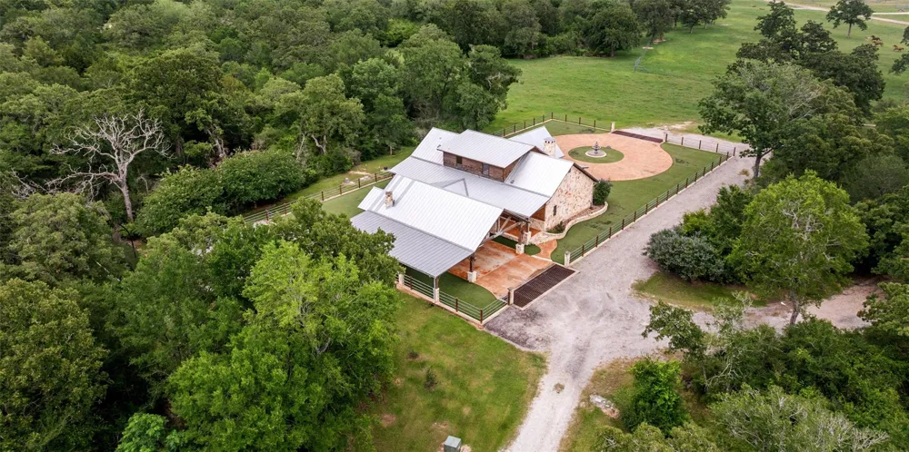 654 Navasota Ridge Navasota, TX 77868