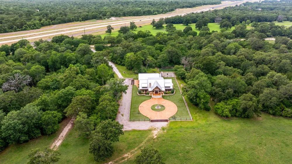 654 Navasota Ridge Navasota, TX 77868