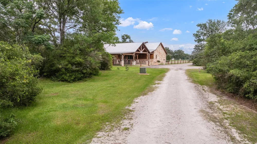 654 Navasota Ridge Navasota, TX 77868