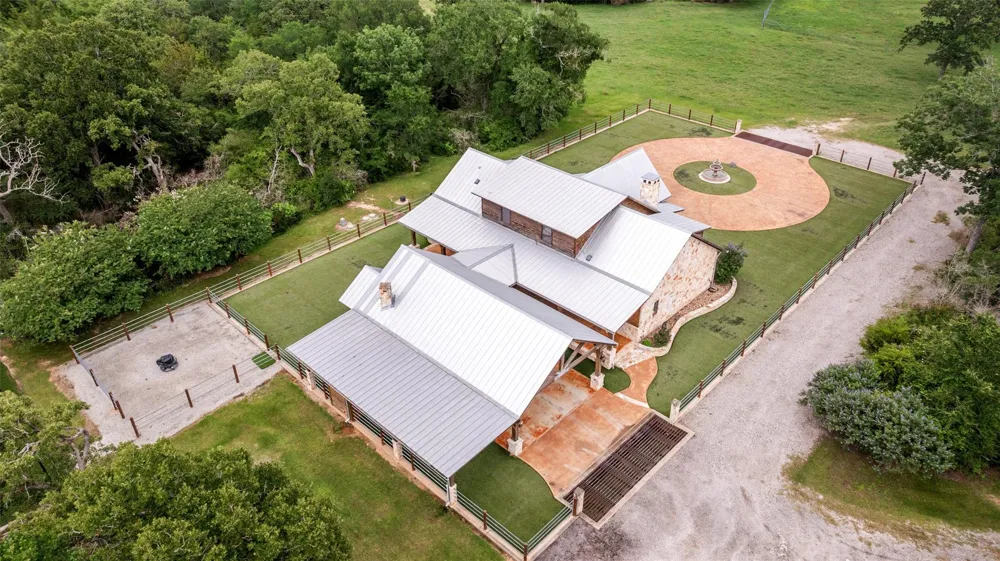 654 Navasota Ridge Navasota, TX 77868