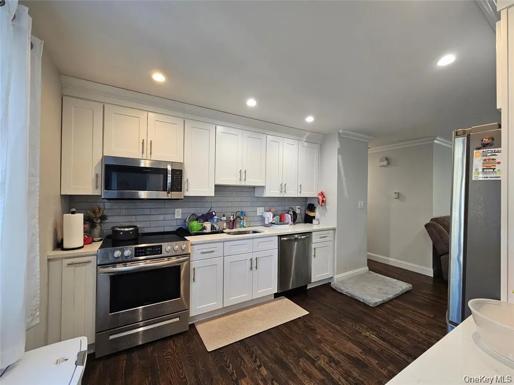 228 Hudson Avenue Lake Grove, NY 11755