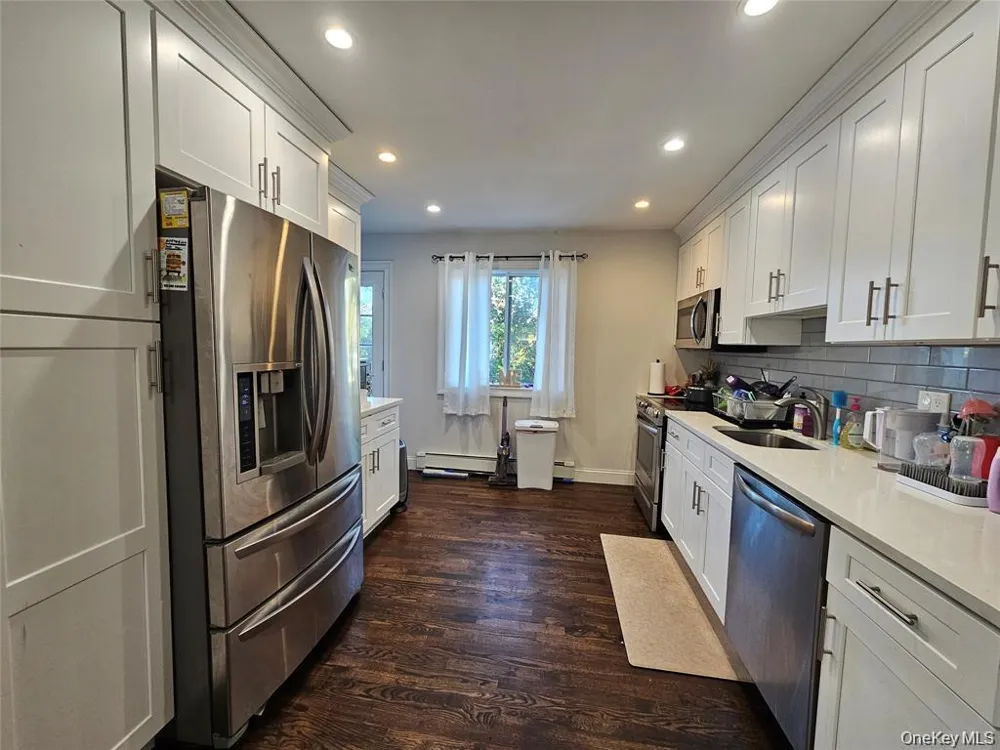 228 Hudson Avenue Lake Grove, NY 11755