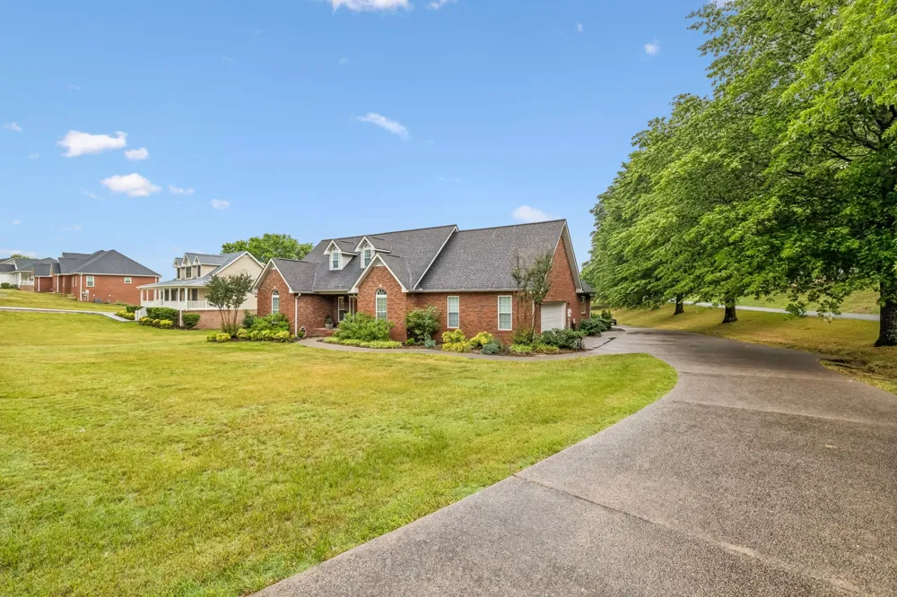 6 County House Cir Carthage, TN 37030