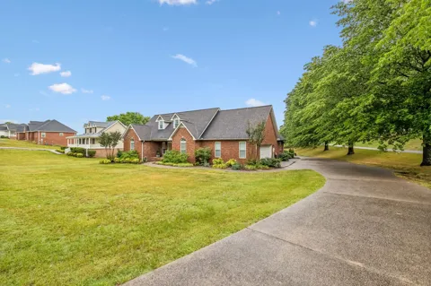 6 County House Cir