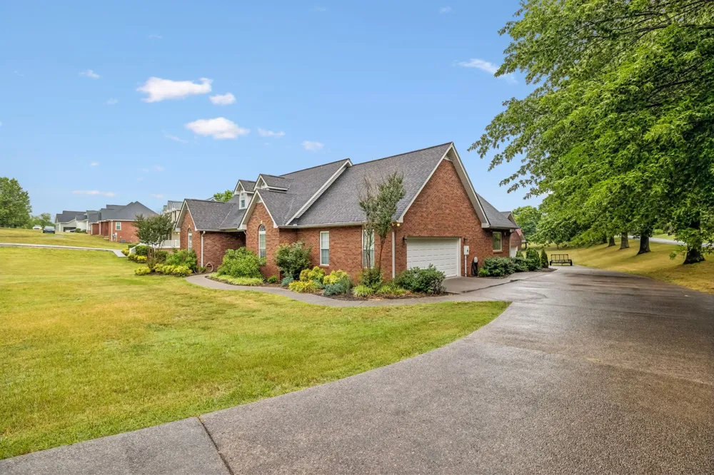 6 County House Cir Carthage, TN 37030